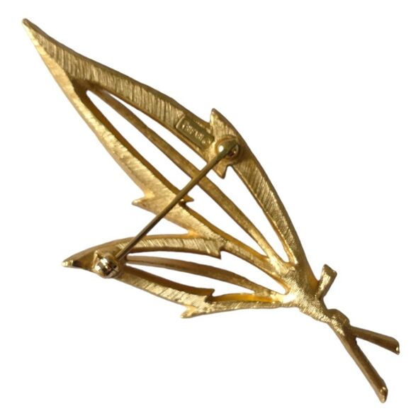 Crown Trifari Leaf Brooch Feather Pin Open Work Brushed Gold Tone Modernist Vtg. - Picture 5 of 15